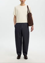 Load image into Gallery viewer, SLH-BARREL HARVEY WILL LINEN BLEND PANT | DARK NAVY WON HUNDRED