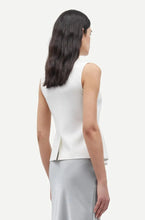 Load image into Gallery viewer, SARUMA VEST | WHITE SAMSOE SAMSOE