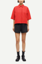 Charger l&#39;image dans la galerie, SALULA SHIRT | FLAME SCARLET SAMSOE SAMSOE