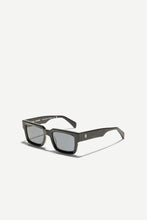 Load image into Gallery viewer, SAJESSIE SUNGLASSES | BLACK SAMSOE SAMSOE