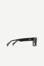 Load image into Gallery viewer, SAJESSIE SUNGLASSES | BLACK SAMSOE SAMSOE