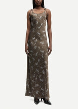 Load image into Gallery viewer, SASINGA DRESS  | BLOOMING BROWN SAMSOE SAMSOE