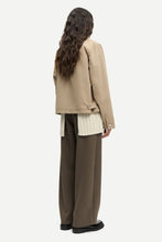 Load image into Gallery viewer, SAROBINSON JACKET  | GREIGE SAMSOE SAMSOE