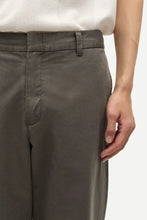 Load image into Gallery viewer, SANOAH FLEX TROUSERS | BLACK OLIVE SAMSOE SAMSOE