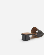 Load image into Gallery viewer, JODY LEATHER SANDALS | BLACK