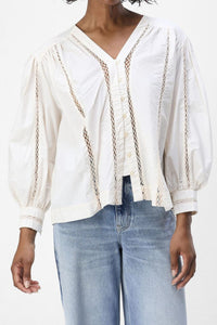 OBJHELENA L/S TOP 134 | WHITE SAND OBJECT