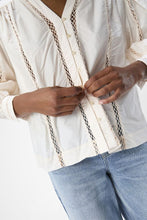 Charger l&#39;image dans la galerie, OBJHELENA L/S TOP 134 | WHITE SAND OBJECT