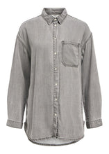 Load image into Gallery viewer, OBJFRAME L/S LO SHIRT  | LIGHT GREY DENIM