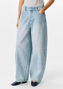 OBJMOJI ELSA MW SUPER BARREL JEANS | LIGHT BLUE DENIM Mellow Concept