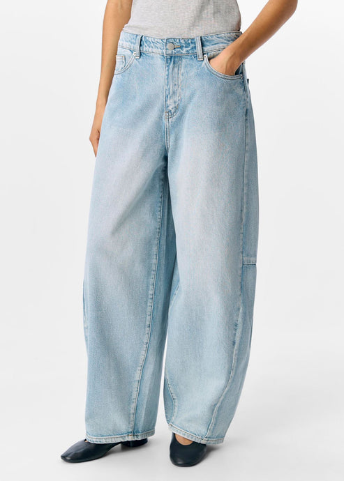 OBJMOJI ELSA MW SUPER BARREL JEANS | LIGHT BLUE DENIM Mellow Concept