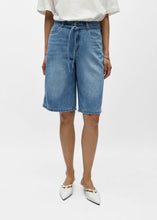Load image into Gallery viewer, OBJROSIE MW LO DENIM LONG SHORTS | LIGHT BLUE DENIM OBJECT