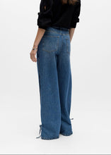 Load image into Gallery viewer, OBJDANJA MW LO JEANS E PS 26 | MEDIUM BLUE DENIM OBJECT