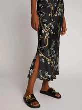 Load image into Gallery viewer, ODESLI SKIRT | BLACK MUNTHE