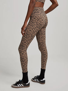 FORM HIGH LEGGING 25 | COCOA ETCHED ANIMAL