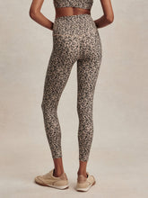 Load image into Gallery viewer, Varley FREESOFT HIGH RISE LEGGING 25 | DAPPLED FLORAL