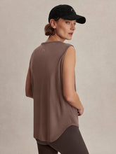 Load image into Gallery viewer, Varley NOLAN SEAMLESS LONGLINE TANK | COFFEE QUARTZ