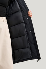 Load image into Gallery viewer, Tretorn ROW INSULATED PARKA | BLACK
