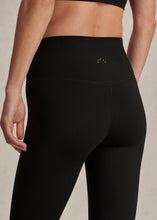Load image into Gallery viewer, Varley FREESOFT HIGH RISE LEGGING 25 | BLACK