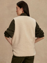 Load image into Gallery viewer, AUDREA REVERSIBLE GILET | SANDSHELL FOREST NIGHT VARLEY