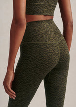 Load image into Gallery viewer, Varley FREESOFT HIGH RISE LEGGING 25 | WILD MOSS