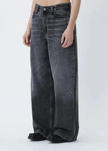 Load image into Gallery viewer, LYON SLOP JEANS BLACK WON HUNDRED