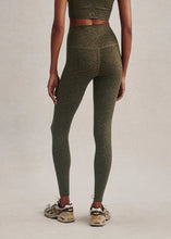 Load image into Gallery viewer, Varley FREESOFT HIGH RISE LEGGING 25 | WILD MOSS