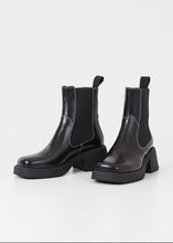 Load image into Gallery viewer, DORAH BOOTS | BLACK AND WHITE VAGABOND