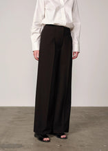 Load image into Gallery viewer, FELICIA MDT WAIST PANTS | BLACK HERSKIND