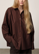 Load image into Gallery viewer, INGA SHIRT  | COFFEE BROWN HERSKIND