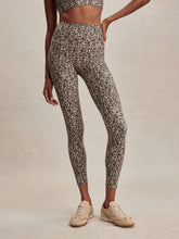 Load image into Gallery viewer, Varley FREESOFT HIGH RISE LEGGING 25 | DAPPLED FLORAL
