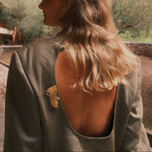 Load image into Gallery viewer, TINY BROCHE | GOLD PIN PEOPLE