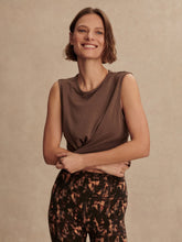 Load image into Gallery viewer, Varley NOLAN SEAMLESS LONGLINE TANK | COFFEE QUARTZ