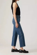 Load image into Gallery viewer, RIBCAGE STRAIGHT ANKLE JEANS | WELL WORN - BLACK (Copie) LEVI&#39;S