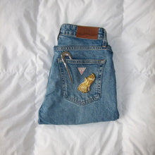 Load image into Gallery viewer, TINY BROCHE | GOLD PIN PEOPLE