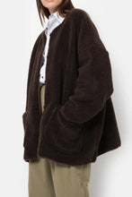 Charger l&#39;image dans la galerie, HANNAH TEDDY OVERSIZED JACKET | CHOCOLATE BROWN AME