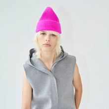 Load image into Gallery viewer, BEANIE | POPPY PINK LE BONNET