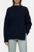 Load image into Gallery viewer, WOOL BLEND DOUBLE-FACE JUMPER | DARK NIGHT CLOSED