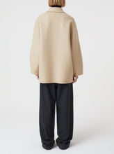 Load image into Gallery viewer, CLOSED SHORT COAT CHINO | BEIGE