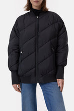 Load image into Gallery viewer, QUILTED JACKET | BLACK CLOSED