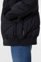 Load image into Gallery viewer, QUILTED JACKET | BLACK CLOSED