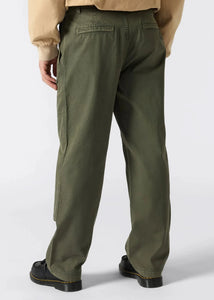 WOVEN STRAIGHT HEM PANTS | GREEN CHAMPION