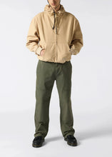 Charger l&#39;image dans la galerie, WOVEN STRAIGHT HEM PANTS | GREEN CHAMPION