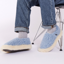 Charger l&#39;image dans la galerie, NORDIC SLIPPER V2 | SKY BLUE/NATURAL RUE DE WOOL