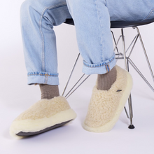 Charger l&#39;image dans la galerie, NORDIC SLIPPER V2 | DESERT BROWN/NATURAL RUE DE WOOL