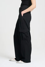 Load image into Gallery viewer, CARGO CHIC PANTS  BLACK CHPTR.S