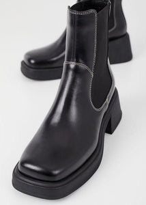 DORA BOOTS | BLACK/WHITE VAGABOND