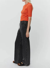 Load image into Gallery viewer, ELIJAH DENIM | STRIPES BLACK DAY BIRGER AND MIKKELSEN