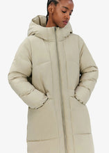 Charger l&#39;image dans la galerie, ELSIE HEAVY WINTER JACKET | SAND GREY ELVINE