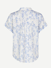 Charger l&#39;image dans la galerie, MAJAN SS SHIRT | MEADOW LIGHT BLUE SAMSOE SAMSOE