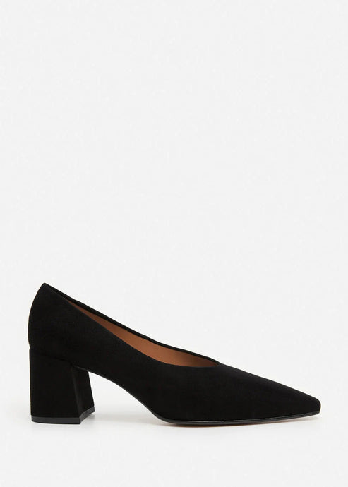 ANGELA SUEDE | BLACK FLATTERED